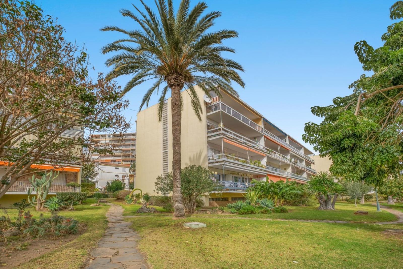 Piso Con 2 Habitaciones, 2 Terrazas Y Piscina Torremolinos Kültér fotó